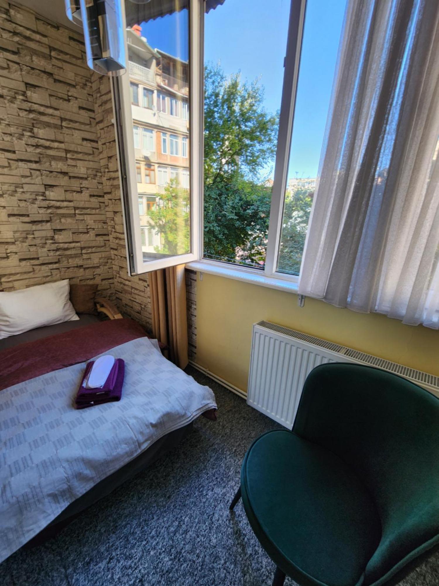 Апартаменты 10 Baratashvili St Тбилиси Экстерьер фото